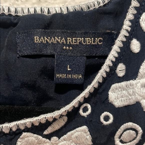 Banana Republic Black and White Embellished Sleeveless Tank Top - Picture 2 of 4